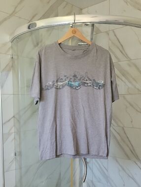 Amazon Gray Short-Sleeve Graphic Tee with Vintage Car Row